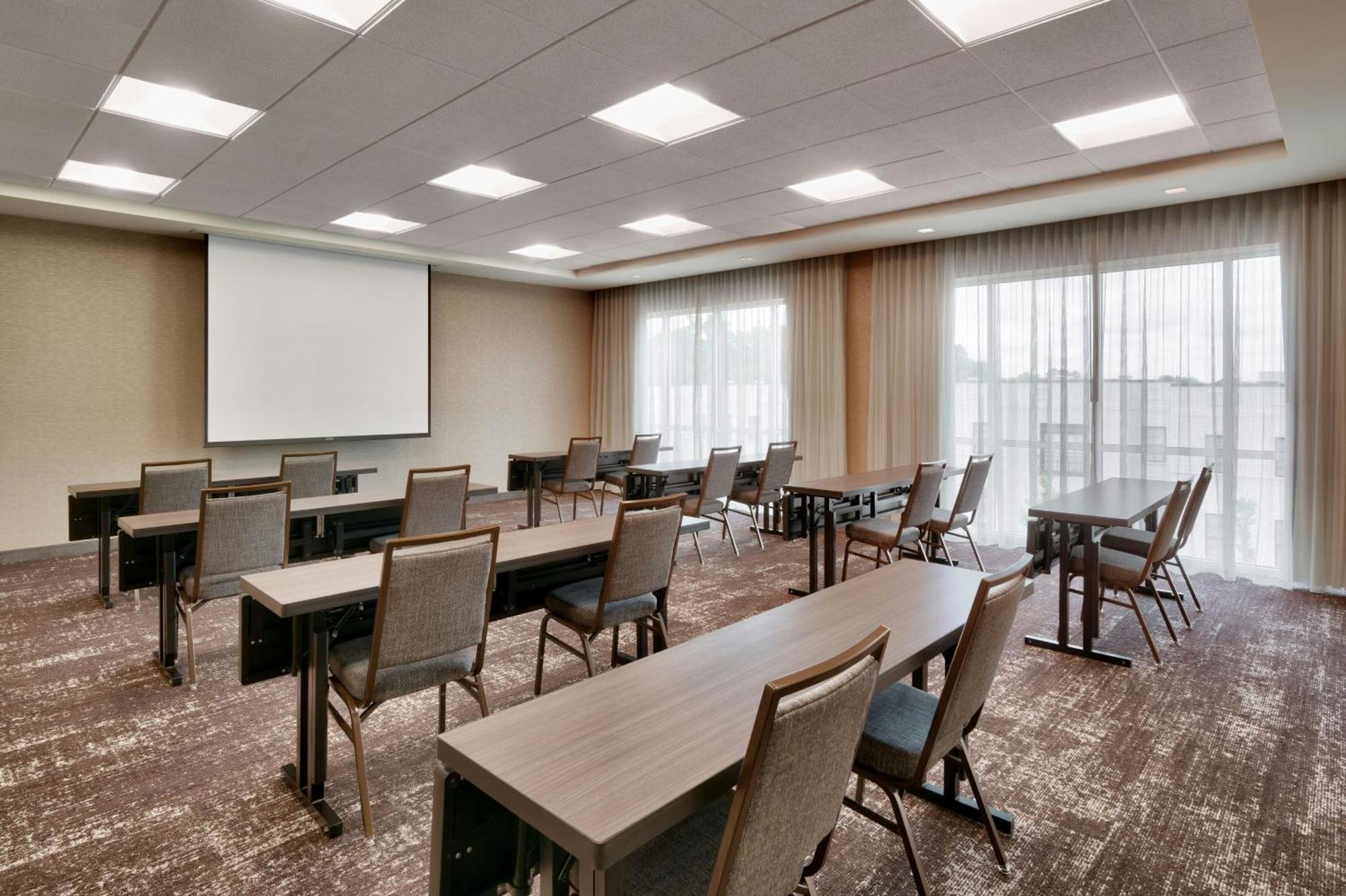 מלון Courtyard By Marriott Atlanta Duluth Downtown מראה חיצוני תמונה