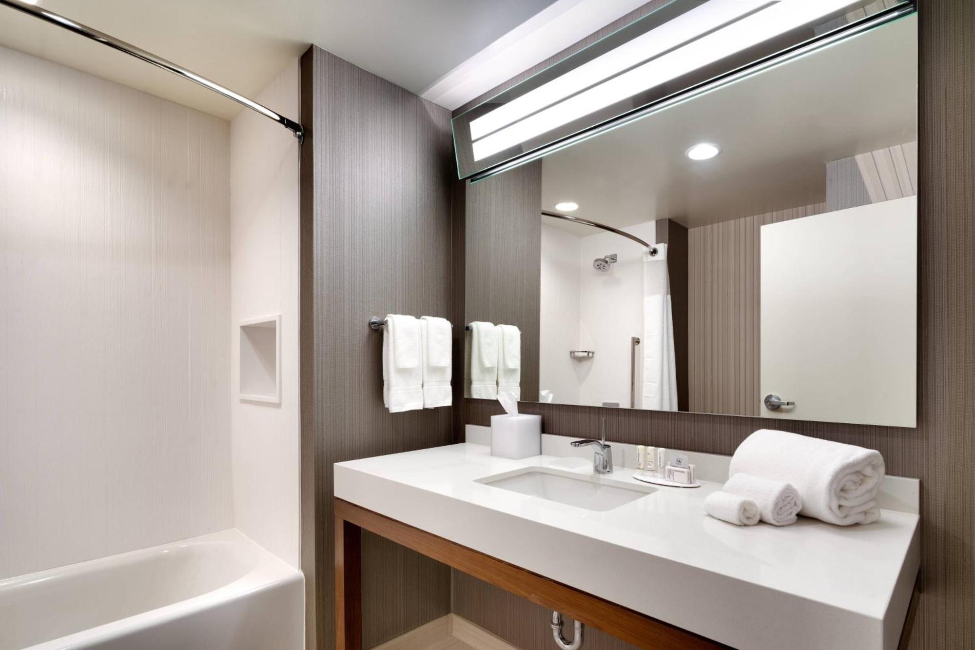מלון Courtyard By Marriott Atlanta Duluth Downtown מראה חיצוני תמונה